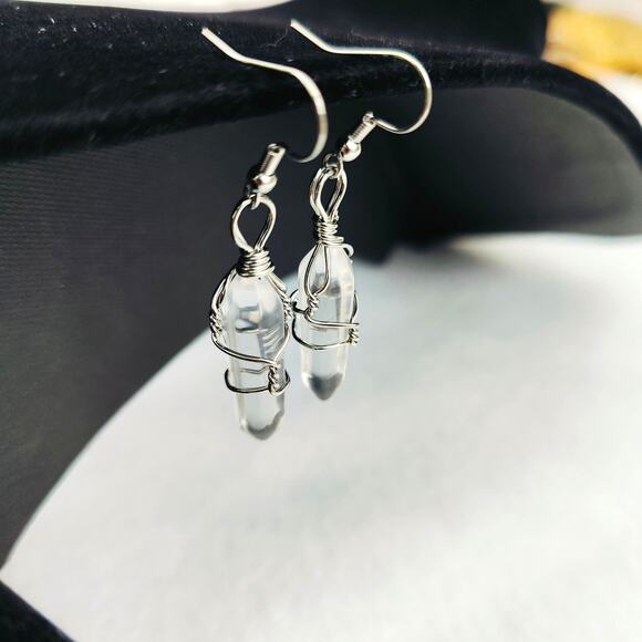 White Clear Crystal Stone Wire Wrapped Dangle Drop Pierced Earrings Hexagon NEW - Picture 1 of 5